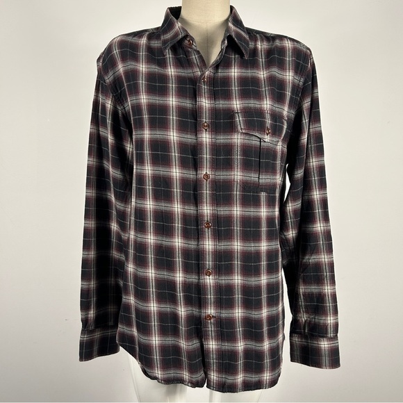 ❤️ Banana Republic Black and Red Plaid Casual 15-15 1/2 Shirt - Picture 1 of 12